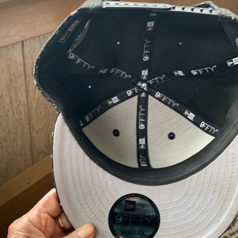 Mens hat, basic SnapBack - Picture 2 of 3